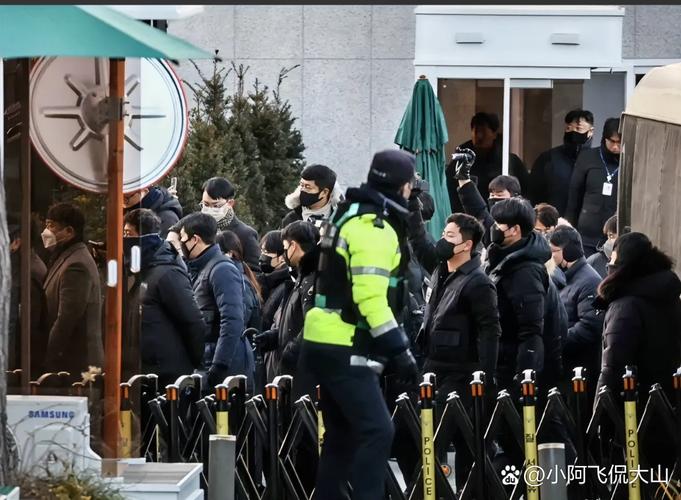 韩国总统办公室警卫处与搜查人员对峙已持续3小时