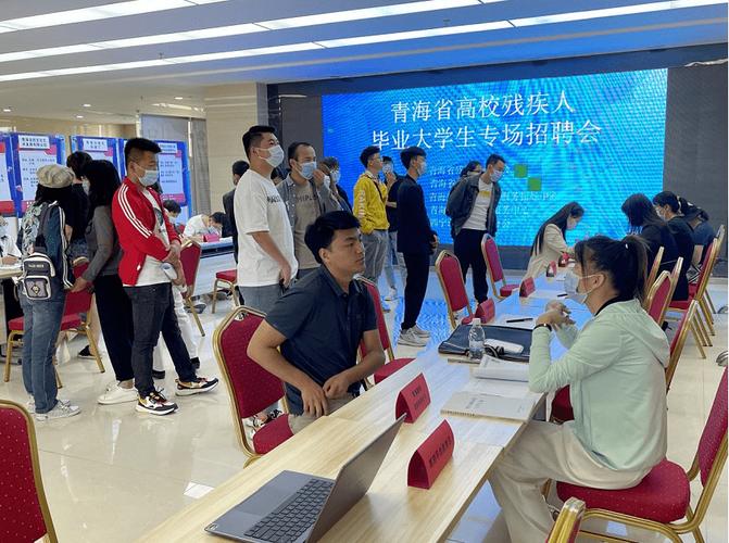 青海乌兰:精准发放残疾人“两项”补贴