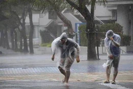 暴雨!大暴雨!江西周末强降雨继续在岗 局地雷暴大风来“加戏”