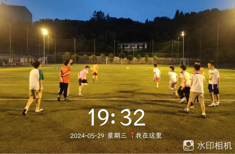 足球少年隆回角逐“侨心杯”