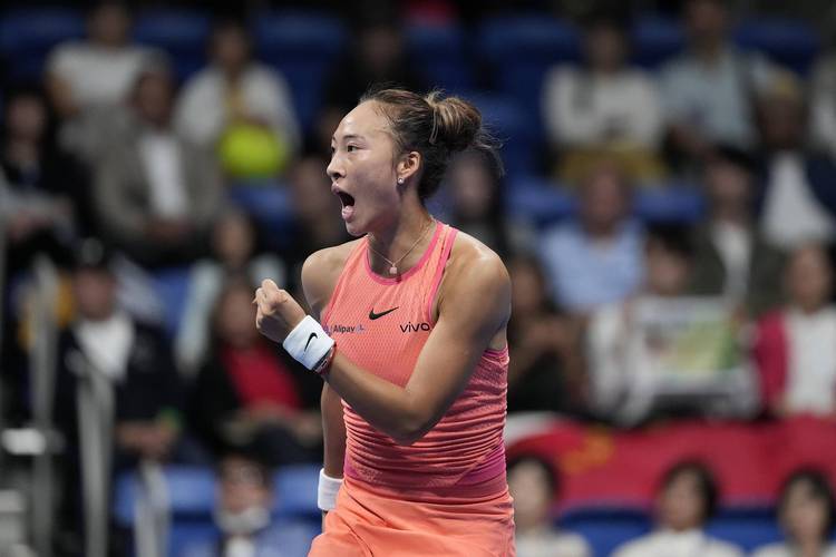 郑钦文赢下中国金花德比 首次闯入WTA1000赛事决赛