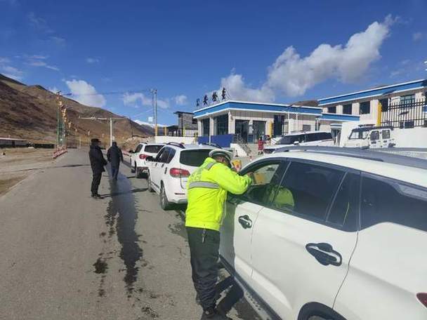 青海省交警总队部署全省旅游季道路交通安全管理工作
