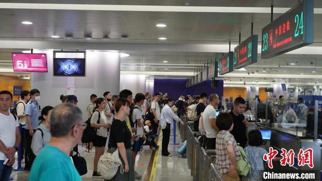 今年一季度,上海浦东国际机场口岸出入境人数超680万人次