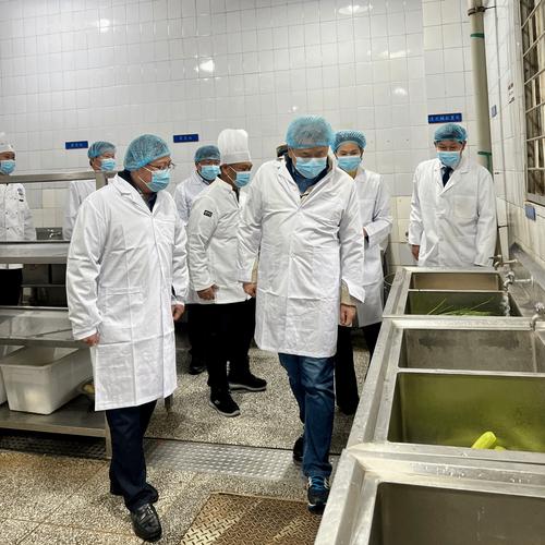 灾后学校食堂食品安全状况如何?海口市龙华区多部门开展联合检查