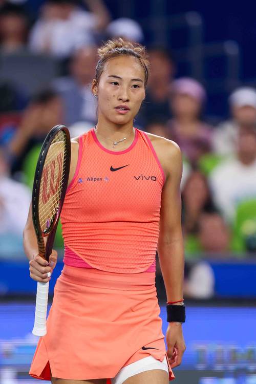 郑钦文、萨巴伦卡晋级WTA年终总决赛四强