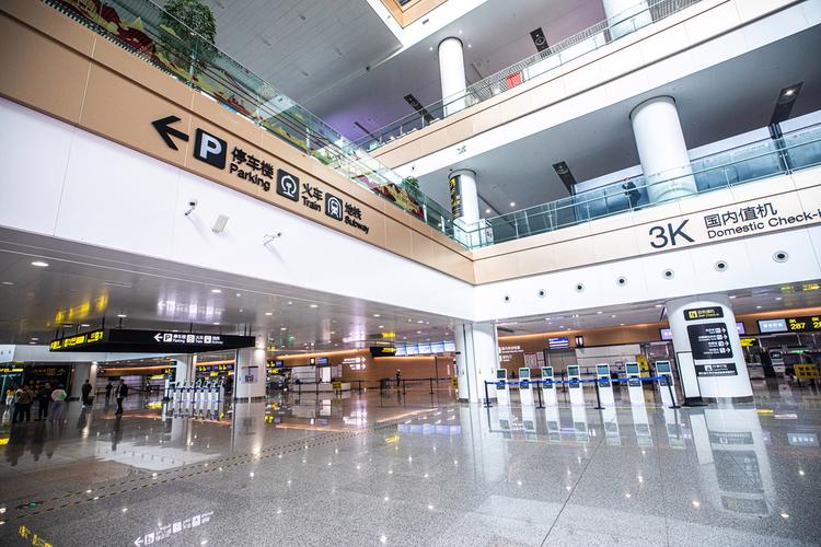 重庆江北国际机场T3B航站楼穿“新衣”