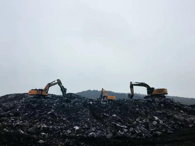 组图|琼海:高速公路节后施工忙